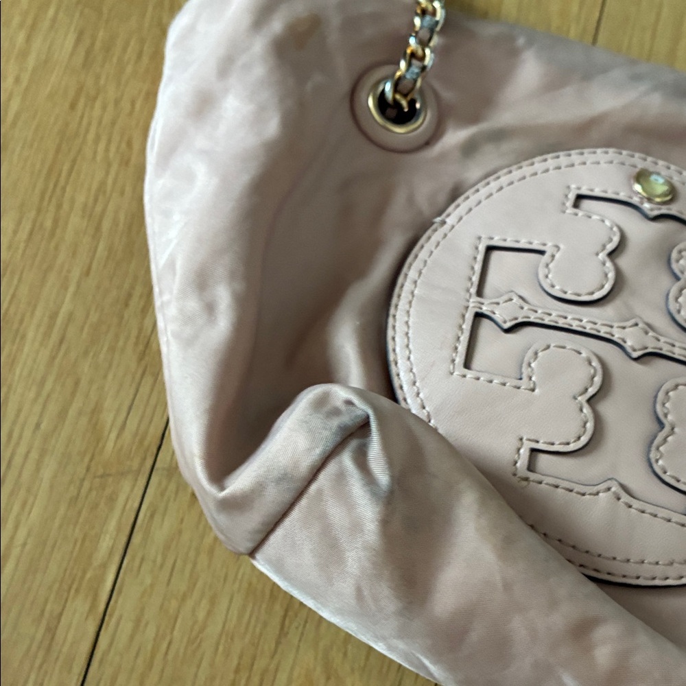Tory Burch Ella Blush nylon Logo Chain Shoulder Bag - Picture 4 of 9